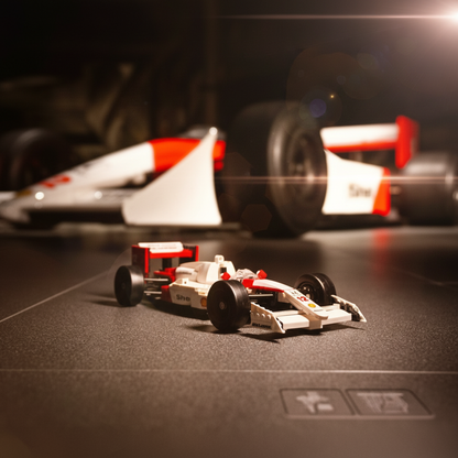 F&oacute;rmula 1 - McLaren MP4/4 + Ayrton Senna (693 pe&ccedil;as)