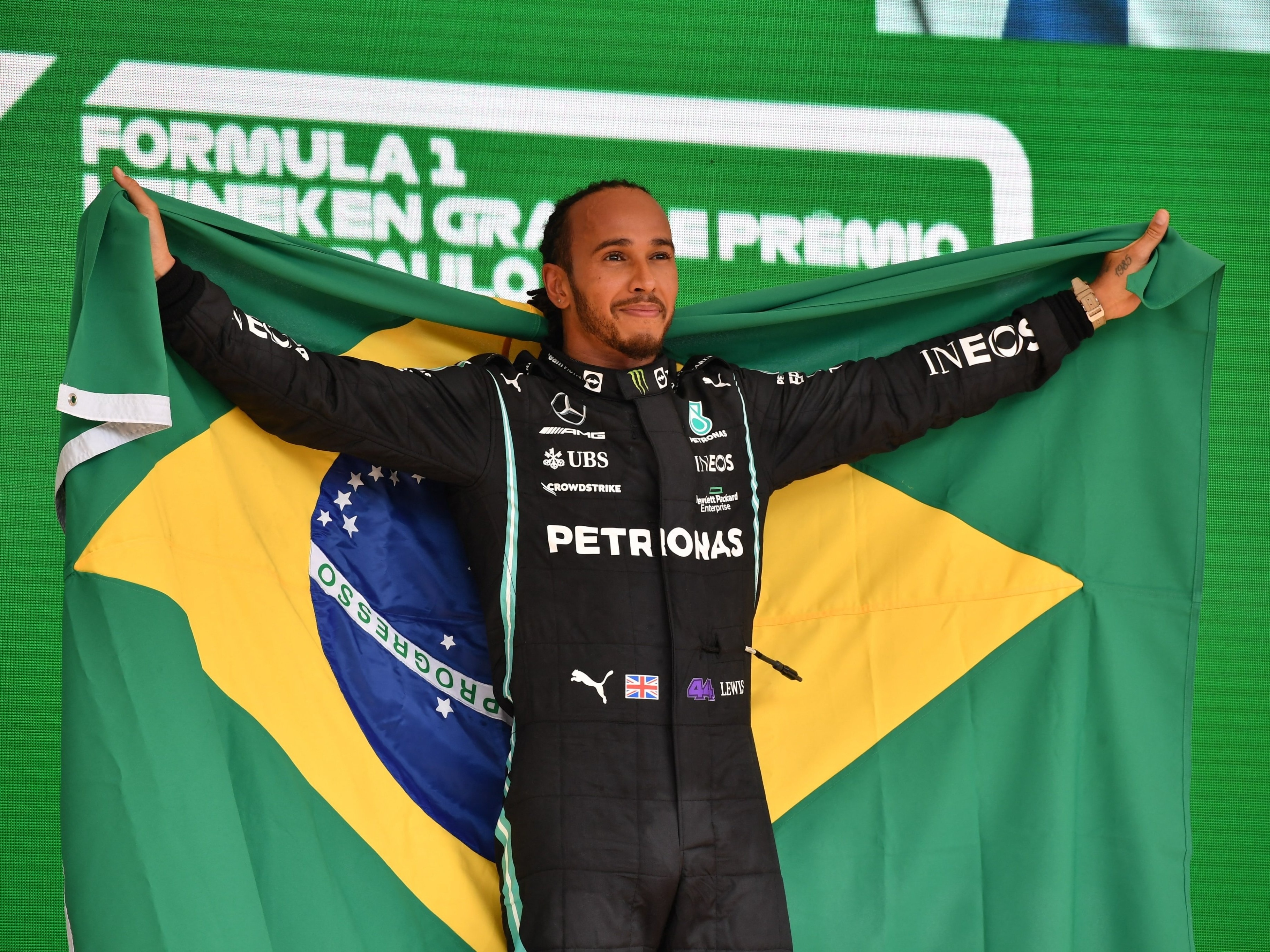 Quantos t&iacute;tulos tem Lewis Hamilton na F&oacute;rmula 1?