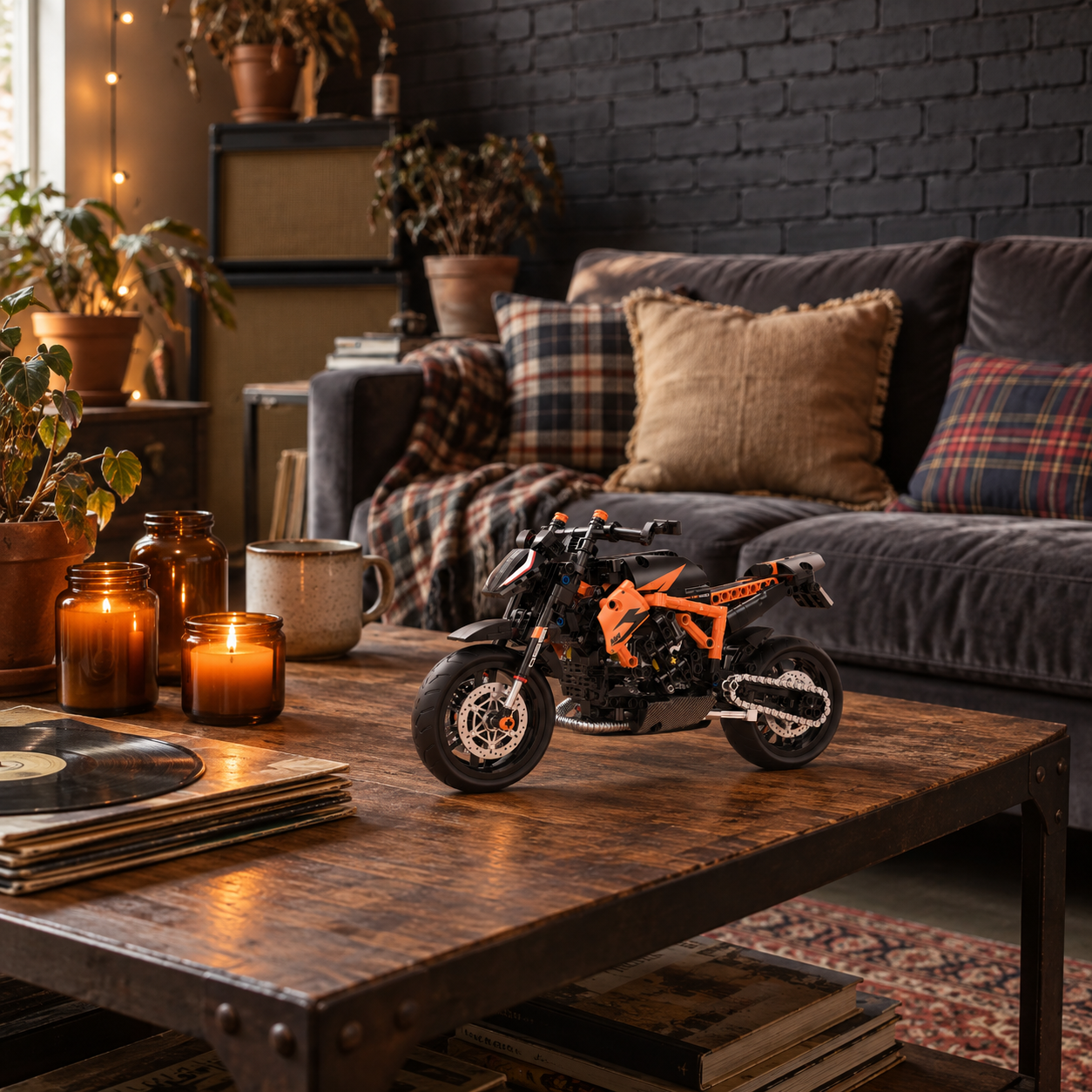 brics-craft-ktm-1290-aprovada-20260922-12-ktm-cenario-07-moody-living-room.png