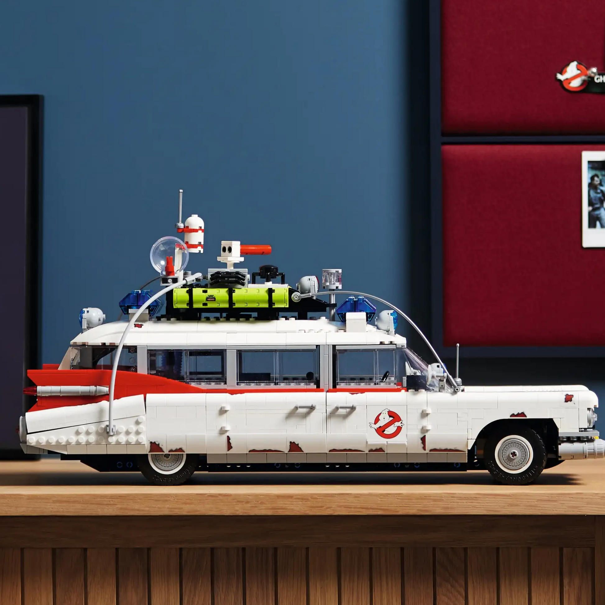 Cadillac ECTO-1 dos Ca&ccedil;a-Fantasmas (2352 pe&ccedil;as)