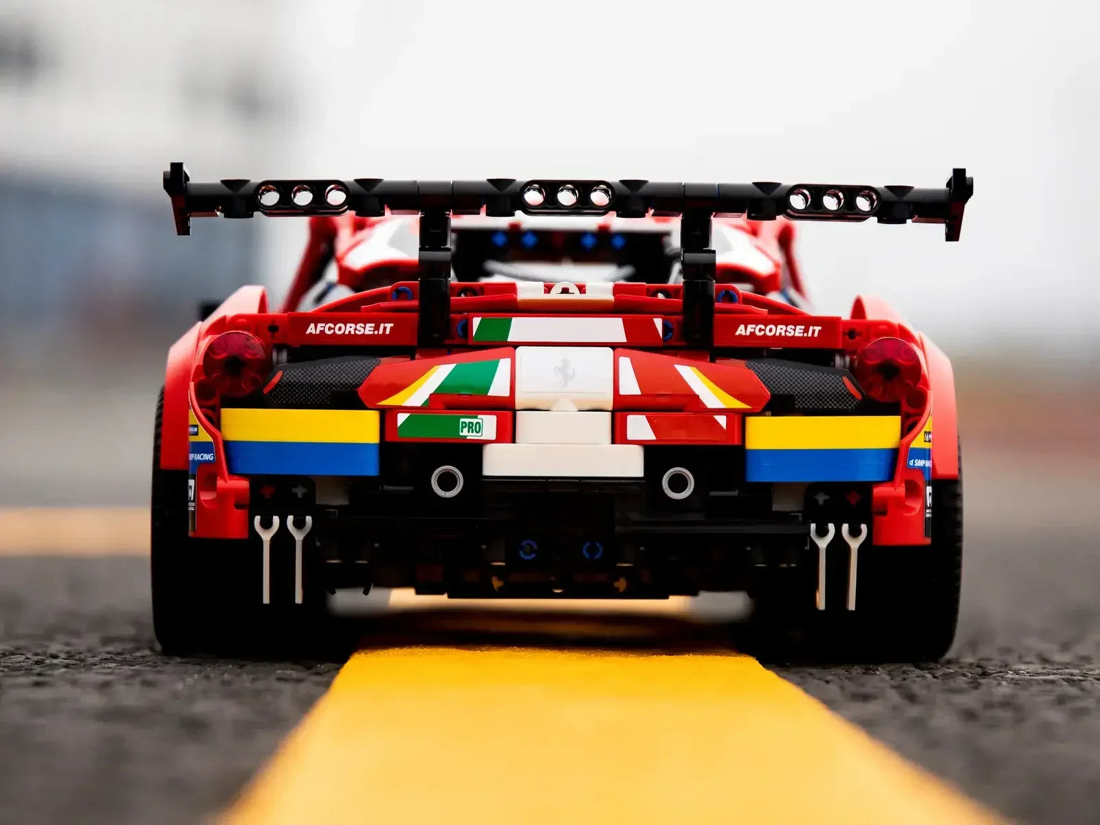 Ferrari 488 GTE (1677 p&ccedil;s) OFF - Brics Craft