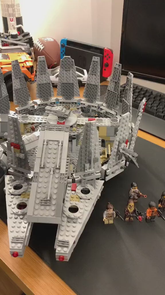 Star Wars - Millennium Falcon (1381 pe&ccedil;as)
