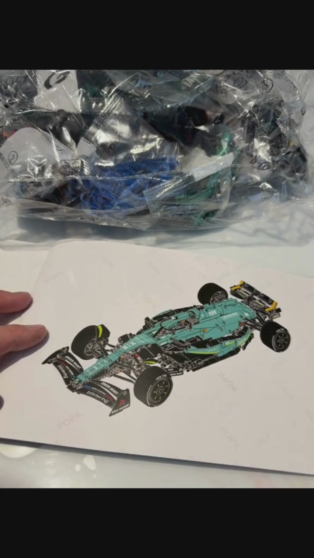 F&oacute;rmula 1 - Aston Martin AMR24 (1912 pe&ccedil;as)