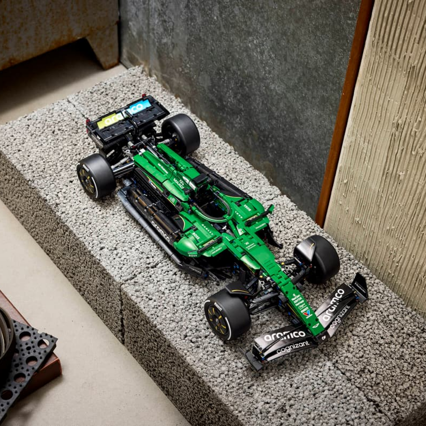 F&oacute;rmula 1 - Aston Martin AMR25 (1547 pe&ccedil;as)