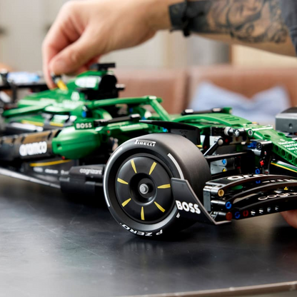 F&oacute;rmula 1 - Aston Martin AMR25 (1547 pe&ccedil;as)