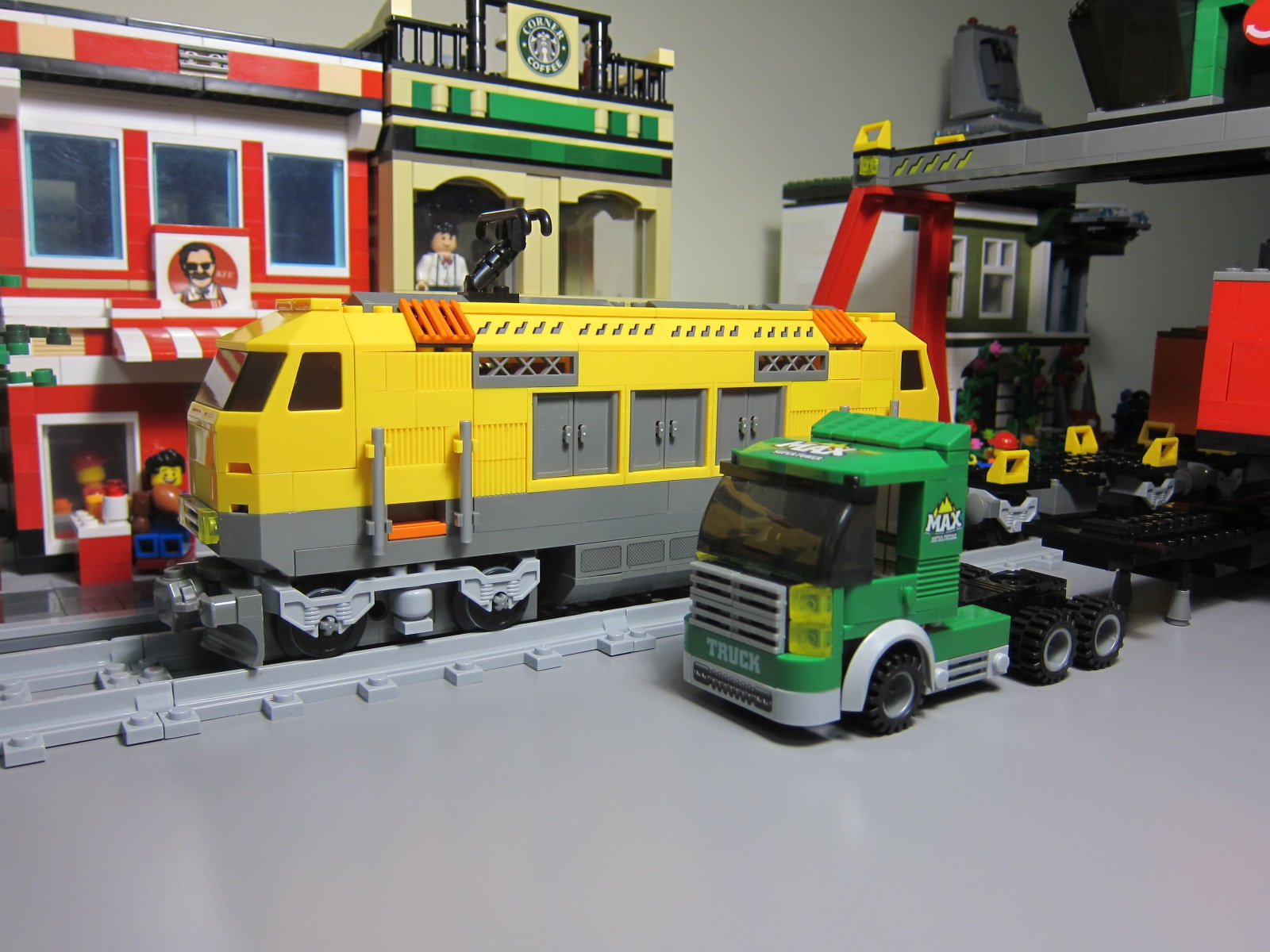 It's Not Lego: Ausini 25004 Not Lego Freight Train Set Review