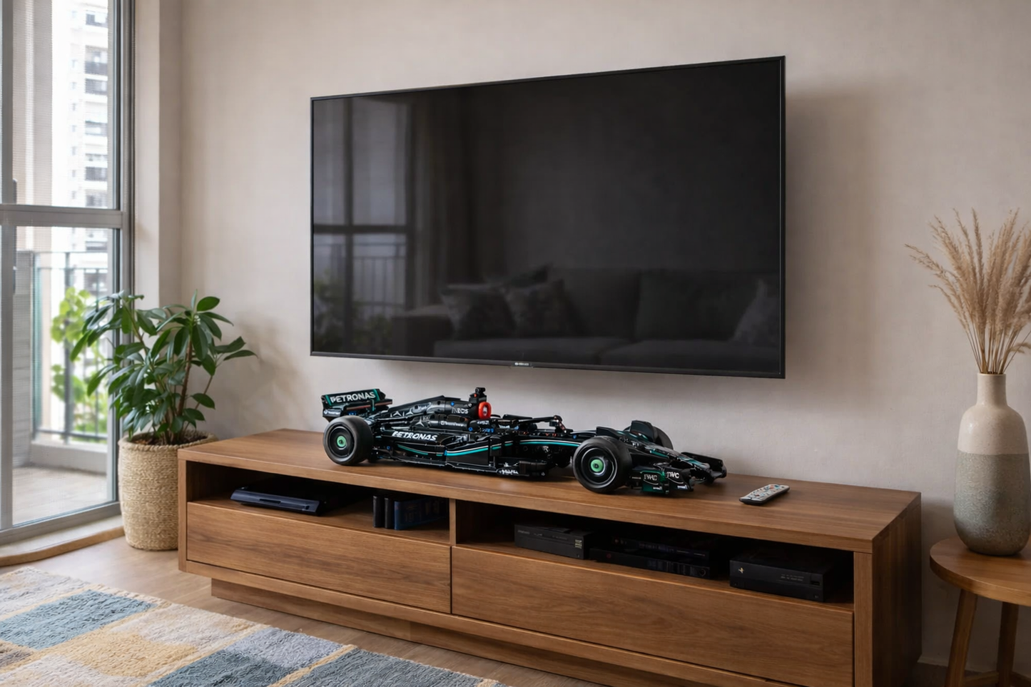 Compre Junto! Miniatura da F&oacute;rmula-1 Mercedes AMG W14 + Quadro Fosco