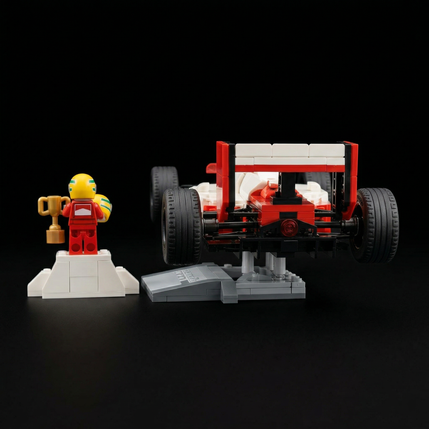 F&oacute;rmula 1 - McLaren MP4/4 + Ayrton Senna (693 pe&ccedil;as)