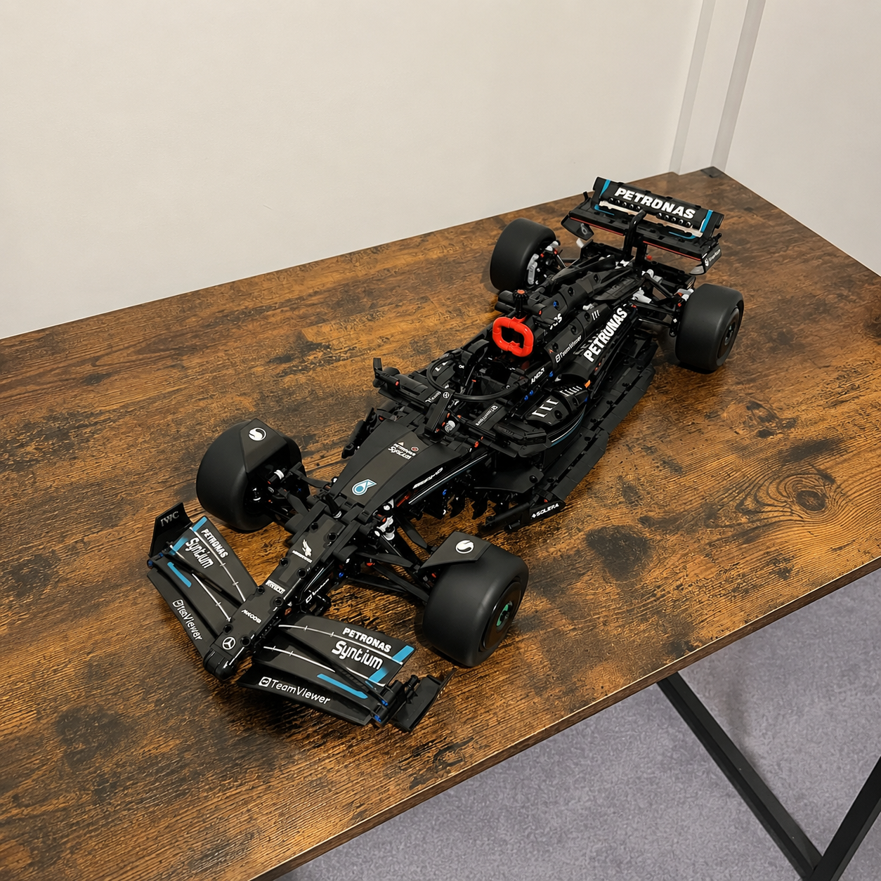 F&oacute;rmula 1 - Mercedes AMG W14 (1642 pe&ccedil;as)