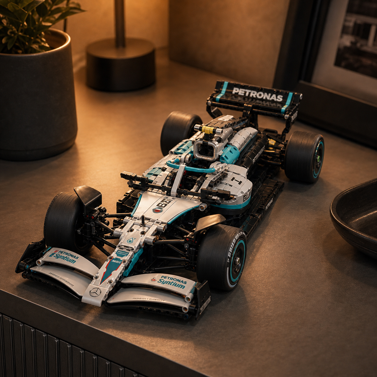 F&oacute;rmula 1 - Mercedes-AMG W15 (1900 pe&ccedil;as)
