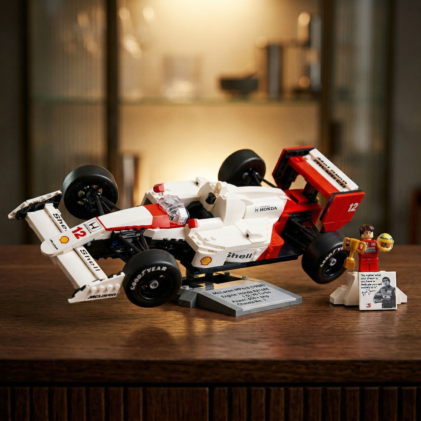F&oacute;rmula 1 - McLaren MP4/4 + Ayrton Senna (693 pe&ccedil;as)