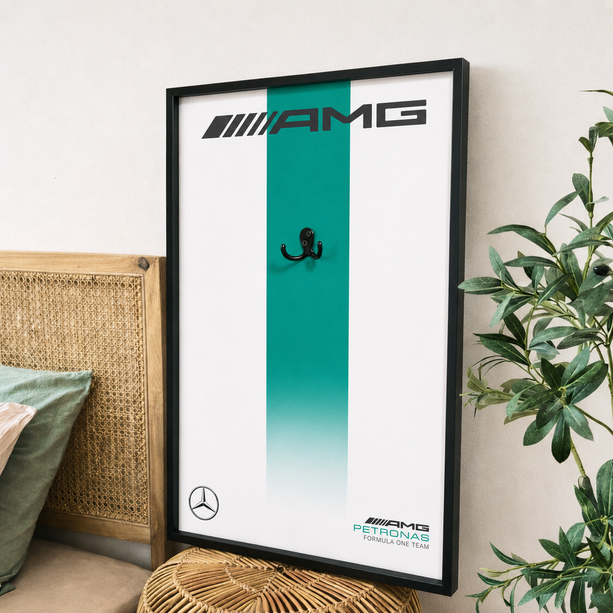 Compre Junto! Miniatura da F&oacute;rmula-1 Mercedes AMG W14 + Quadro Fosco Branco
