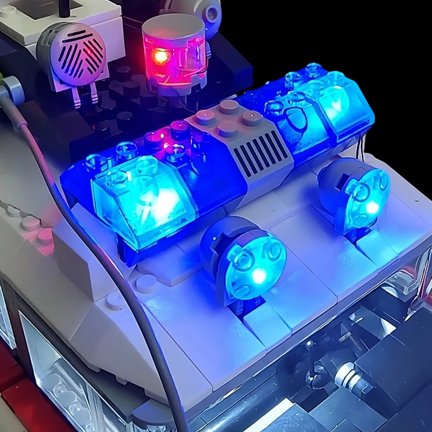 Kit de Ilumina&ccedil;&atilde;o para o Cadillac ECTO-1 dos Ca&ccedil;a-Fantasmas (2352 pe&ccedil;as)