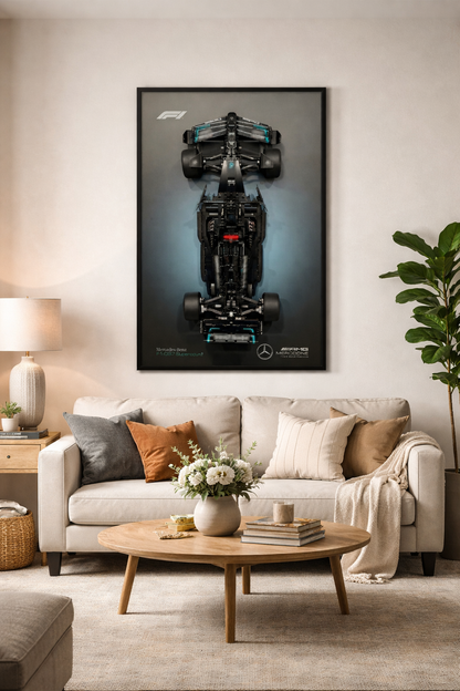 Compre Junto! Miniatura da F&oacute;rmula-1 Mercedes AMG W14 + Quadro Fosco